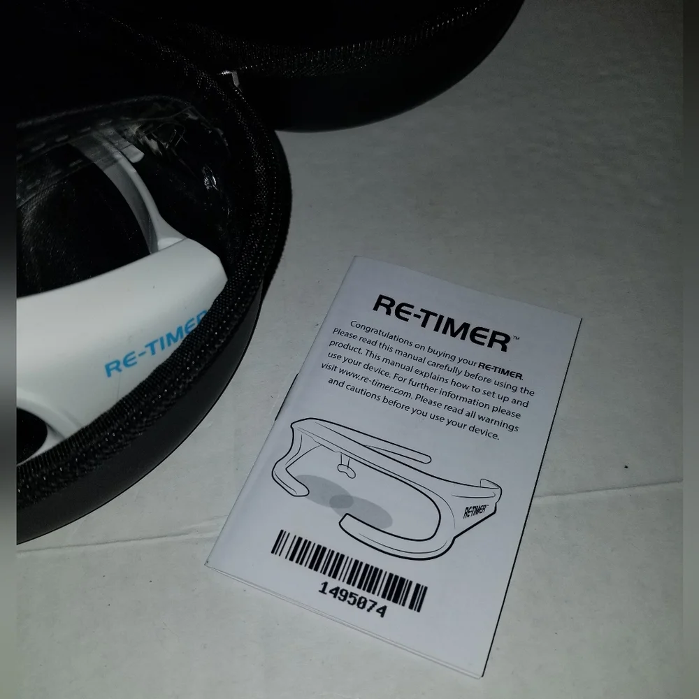 White Re-timer Glasses Black Case Portable Light
